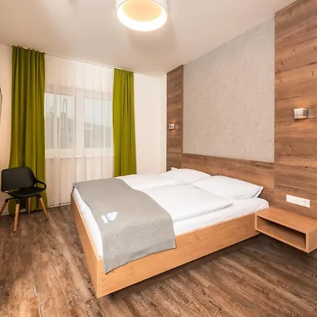 Schlaf&gut - Self Check-in Hotel *